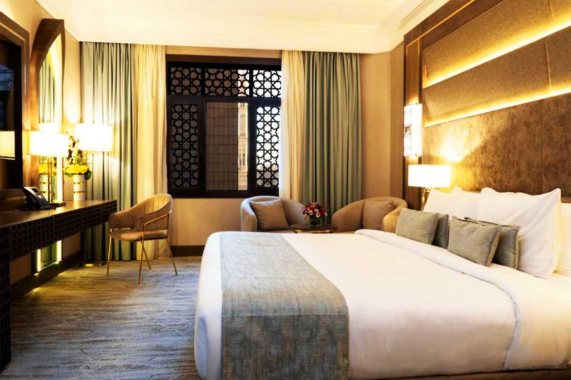 Deluxe Bedroom King