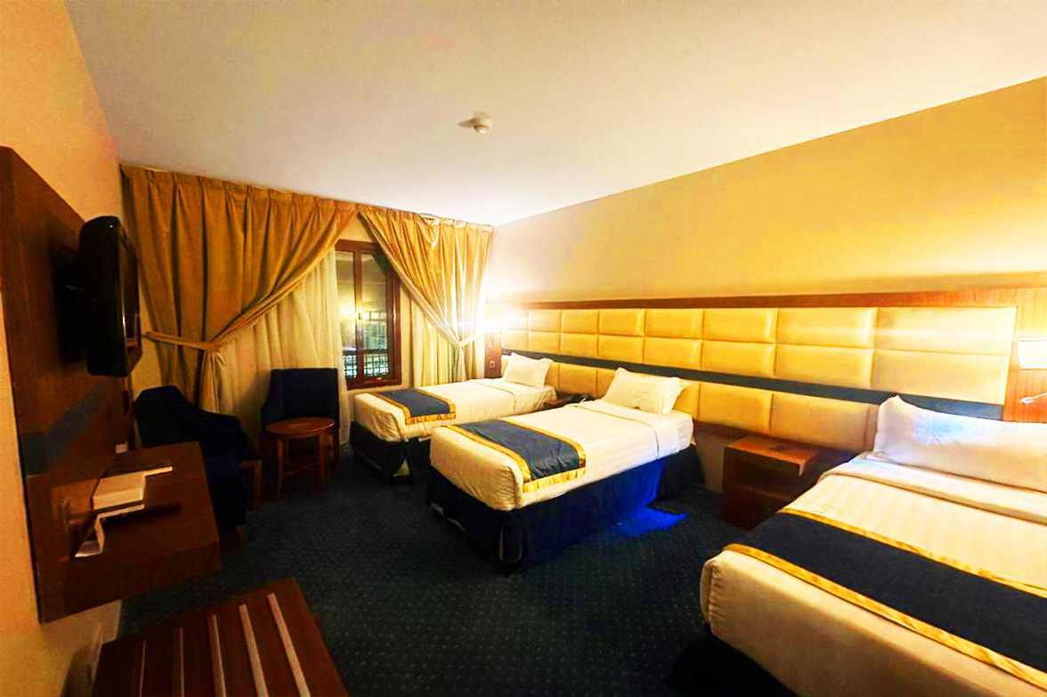 Bedroom With Modern Hotel Furniture