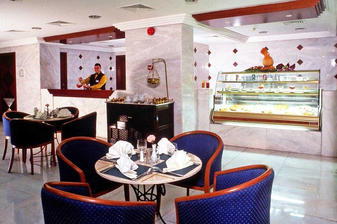 Deluxe Dining Ambience