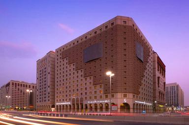 Deluxehotel Frontside