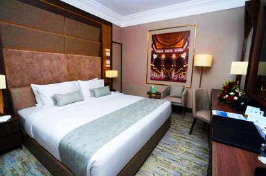 Regal Kingbed Room
