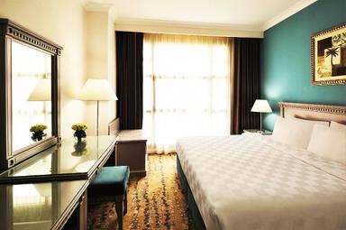Lavish Hotel Bedroom