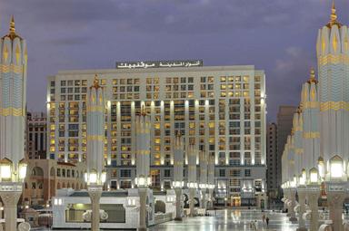 Lavishhotel Frontview