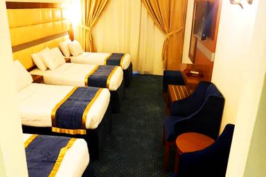 Cozy Bed In Hotel Suite