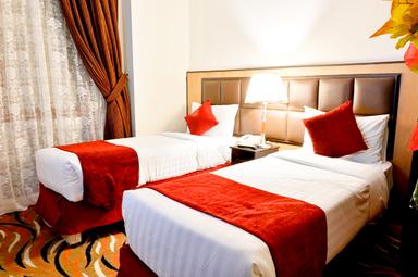 Cozy Hotel Bedroom With Modern Design