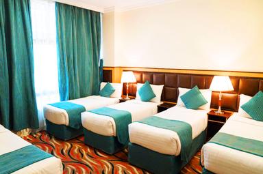 Deluxe Hotel Bedroom For 3 Star Guest