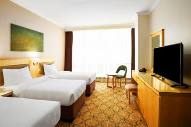 Elegant Bed And Bedding