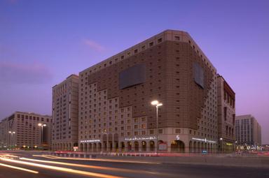 Luxuryhotel Frontview