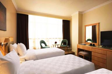 Regal Bedding Suite