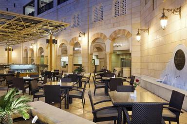 Chic Outdoordining