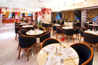 Luxury Dining Experience