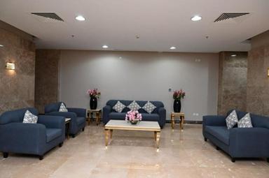 Deluxe Sitting Area