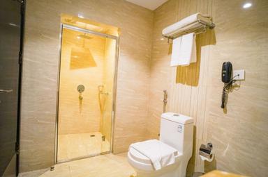 Exclusive Bathroom Suite