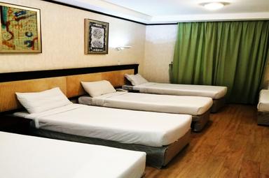 Deluxe Hotel Room