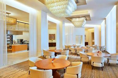 Golden Reflection Lounge