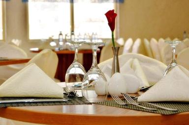 Fine Dining Table Setup