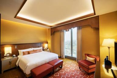 Royal Bedroom Suite